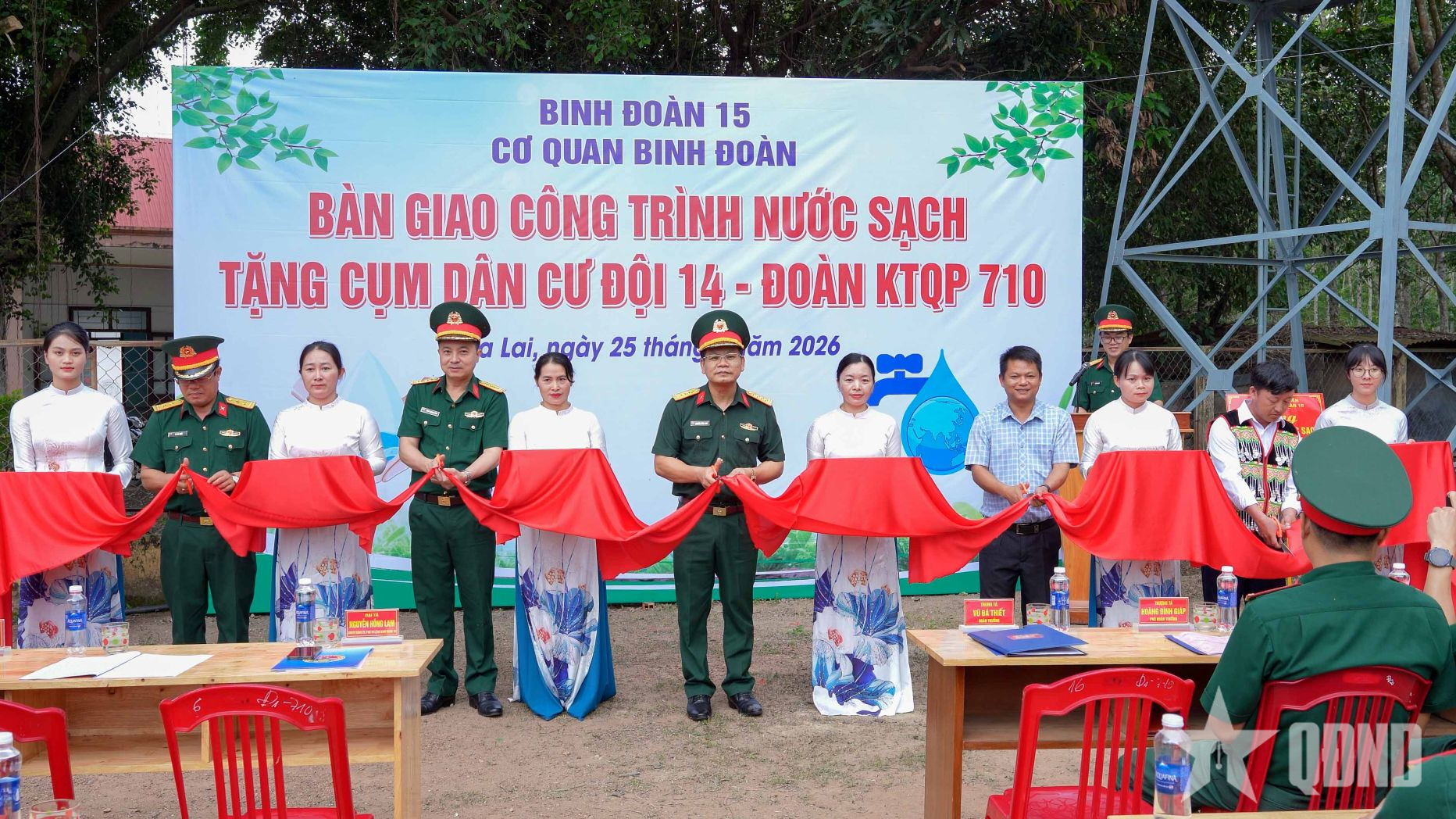 Binh đoàn 15 chung tay đưa nước sạch về vùng biên